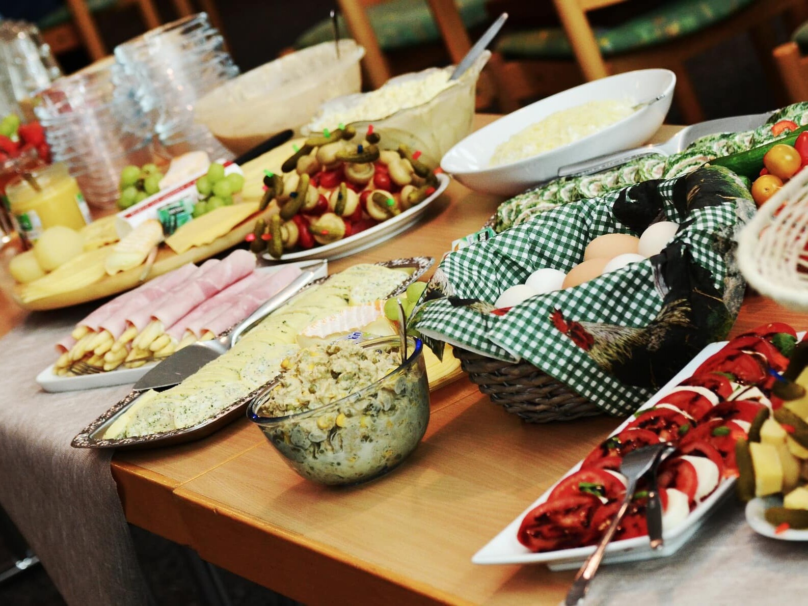 parent meeting with food