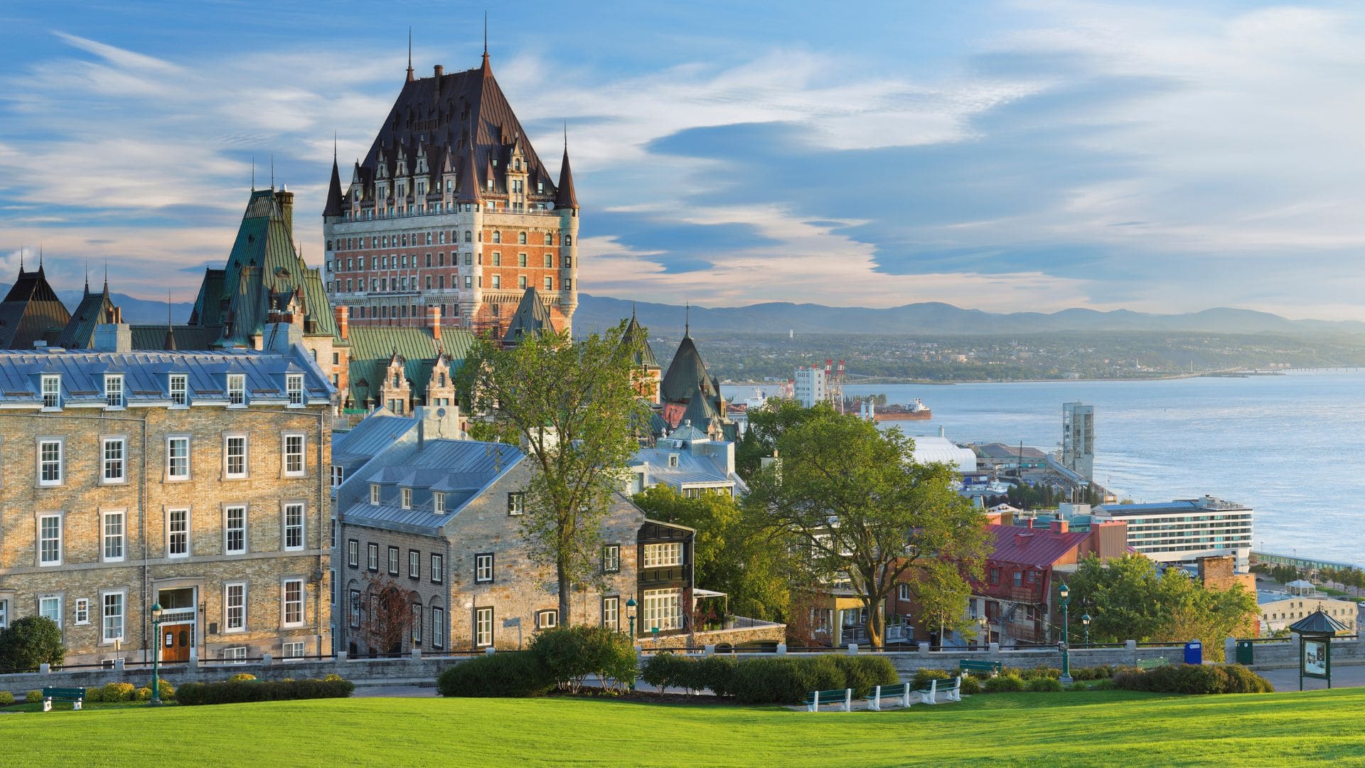 Image of Chateau Frontenac in the Spring