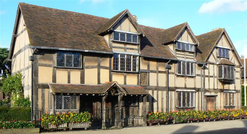 Shakespeare's birthplace in Stratford upon Avon, a beautifully preserved Tudor timber-framed house and literary landmark