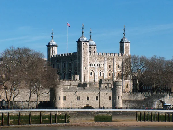 UK & Ireland: Britain History & the World at War